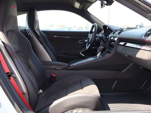 Used 2025 Porsche 718 Cayman GTS RWD image 27