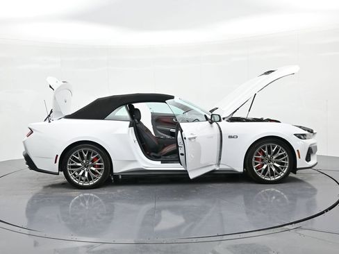 Used 2024 Ford Mustang GT Premium image 22