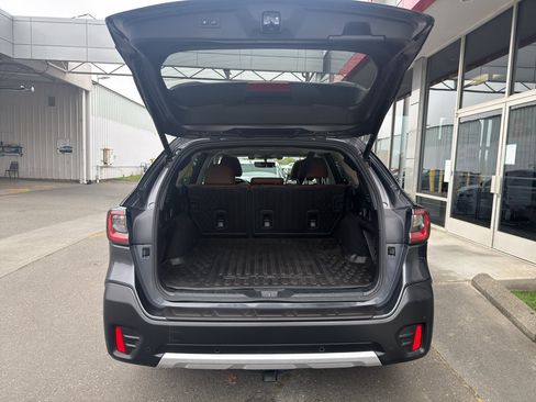 Used 2022 Subaru Outback Touring AWD/4WD image 12
