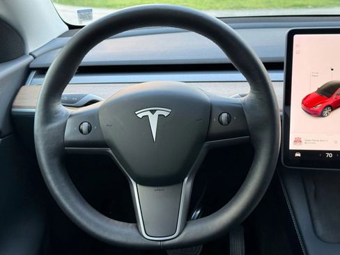 Used 2023 Tesla Model Y 2WD image 30