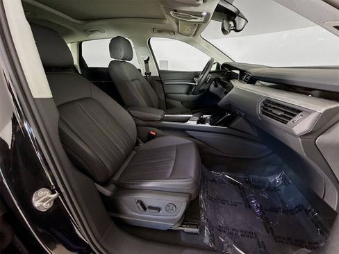 Certified 2023 Audi e-tron Premium Plus w/ Premium Plus Package image 30