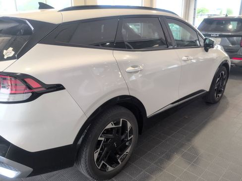 Certified 2023 Kia Sportage SX FWD image 10
