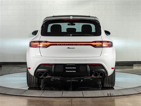Used 2025 Porsche Macan image 10