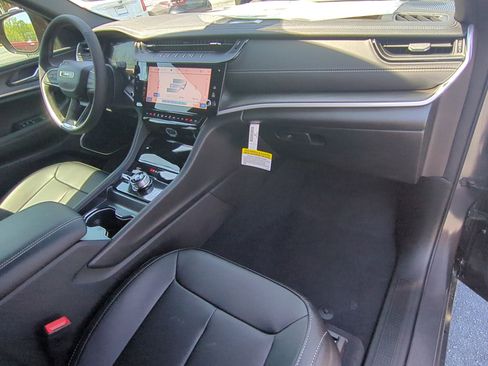 New 2026 Jeep Grand Cherokee Limited AWD/4WD image 36