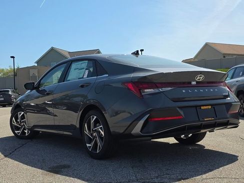 New 2026 Hyundai Elantra Limited FWD image 15