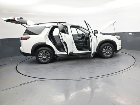 Used 2025 Nissan Pathfinder SV AWD/4WD image 52
