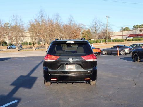 Used 2011 Toyota Sienna XLE image 12
