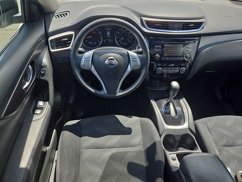 Used 2016 Nissan Rogue SV w/ SV Moonroof Package AWD/4WD image 11