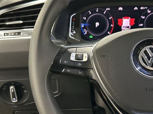 Used 2020 Volkswagen Tiguan SEL image 9