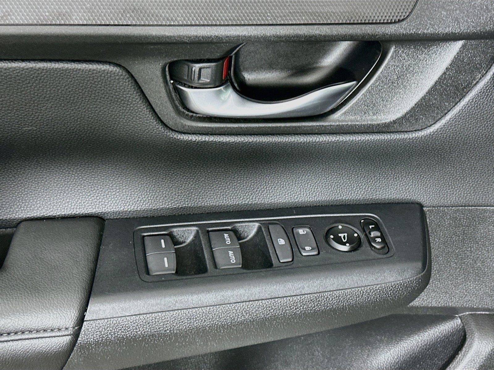 Used 2025 Honda CR-V EX image 17