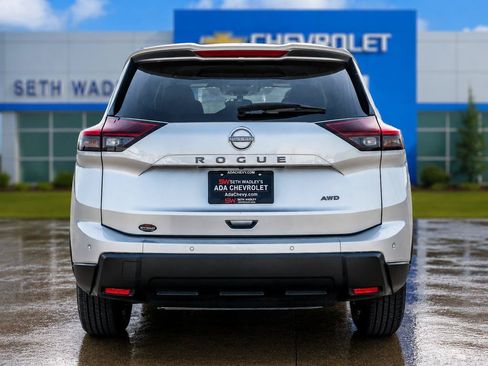 Used 2025 Nissan Rogue SV AWD/4WD image 6