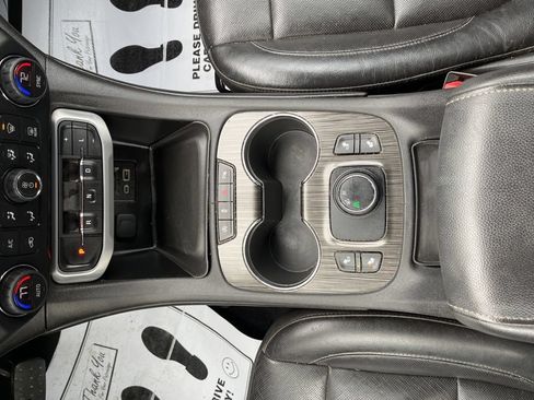 Used 2020 GMC Acadia SLT FWD image 34