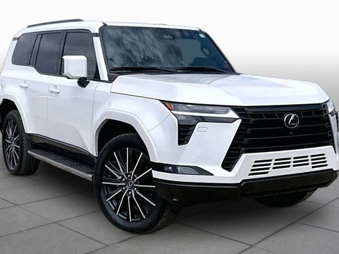 Used 2024 Lexus GX 550 w/ Accessory Package (2T) AWD/4WD image 3