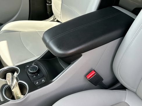 Used 2023 GMC Terrain SLT AWD/4WD image 20
