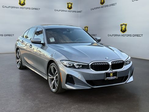 Used 2023 BMW 330i Sedan w/ Premium Package image 7