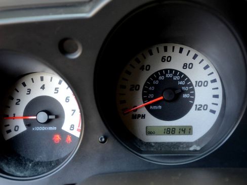Used 2004 Nissan Xterra XE RWD image 13