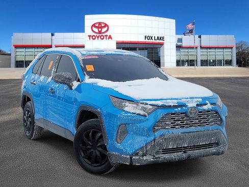 Used 2020 Toyota RAV4 LE image 16