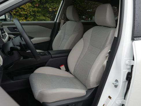 Certified 2022 Nissan Rogue SV image 28