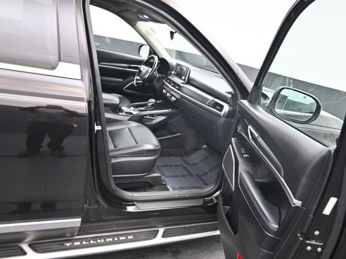 Used 2021 Kia Telluride S image 11