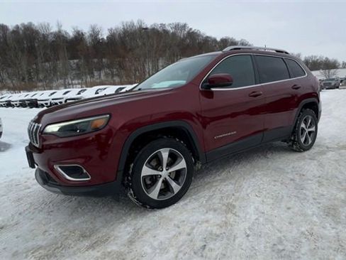 Used 2019 Jeep Cherokee Limited image 4