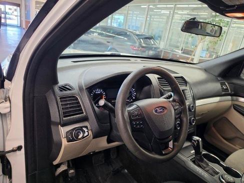 Used 2018 Ford Explorer 4WD image 7