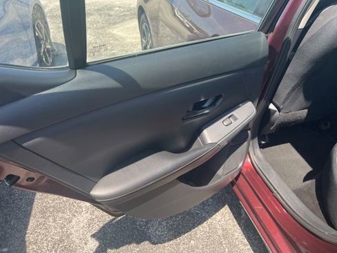 Used 2024 Nissan Sentra SV FWD image 10