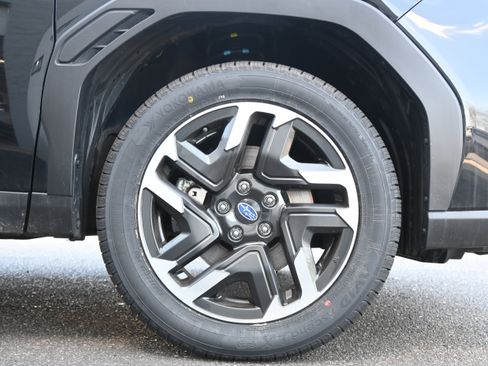 Used 2025 Subaru Forester Limited w/ Popular Package #2 image 13