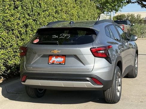 New 2026 Chevrolet Trax LT image 4