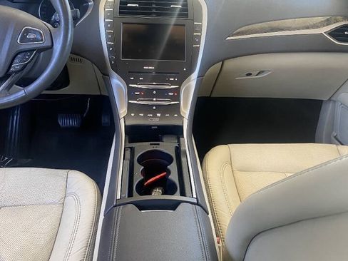 Used 2013 Lincoln MKZ FWD image 12