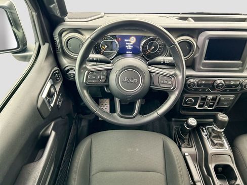 Used 2022 Jeep Gladiator Sport image 10