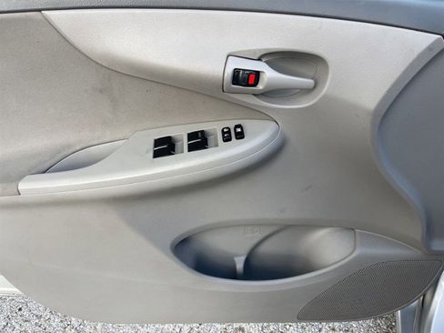 Used 2009 Toyota Corolla LE FWD image 9