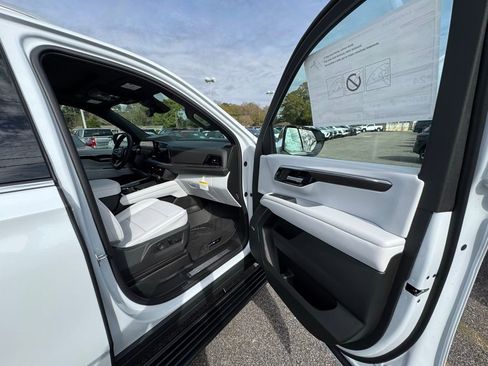 New 2026 Chevrolet Tahoe Premier image 15