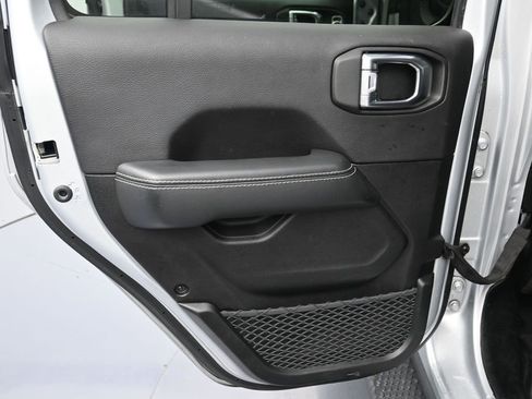 Used 2023 Jeep Wrangler Unlimited Sahara image 25