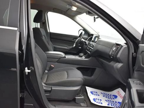 Used 2024 Nissan Pathfinder SV FWD image 17