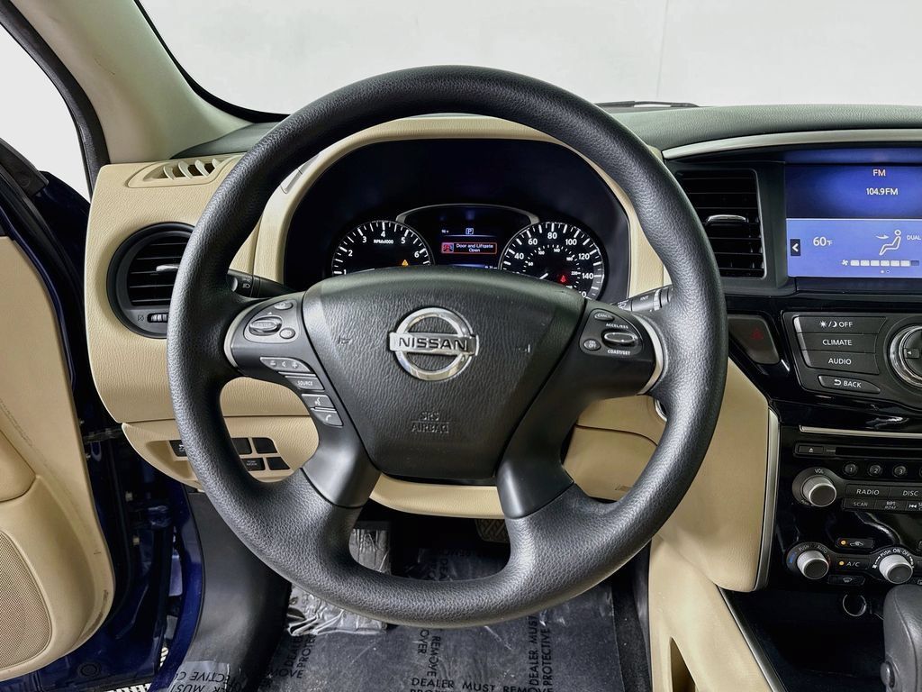 Used 2017 Nissan Pathfinder S FWD image 11