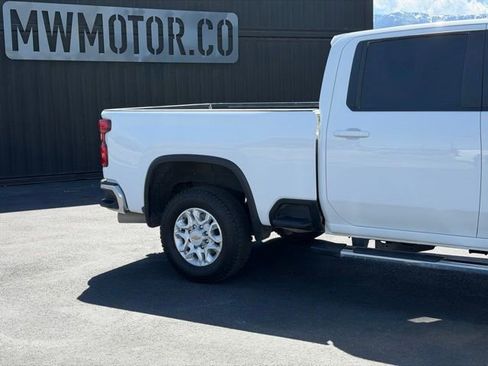 Used 2024 Chevrolet Silverado 2500 LT AWD/4WD image 4