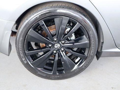 Used 2022 Nissan Altima 2.5 SR w/ Midnight Edition Package FWD image 5
