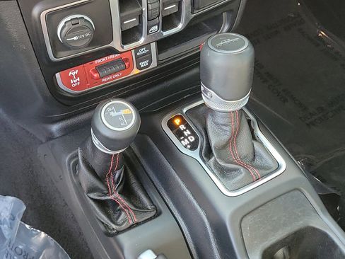 Used 2021 Jeep Gladiator Rubicon AWD/4WD image 26