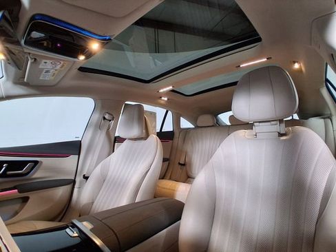 Used 2022 Mercedes-Benz EQS 450+ Sedan image 11