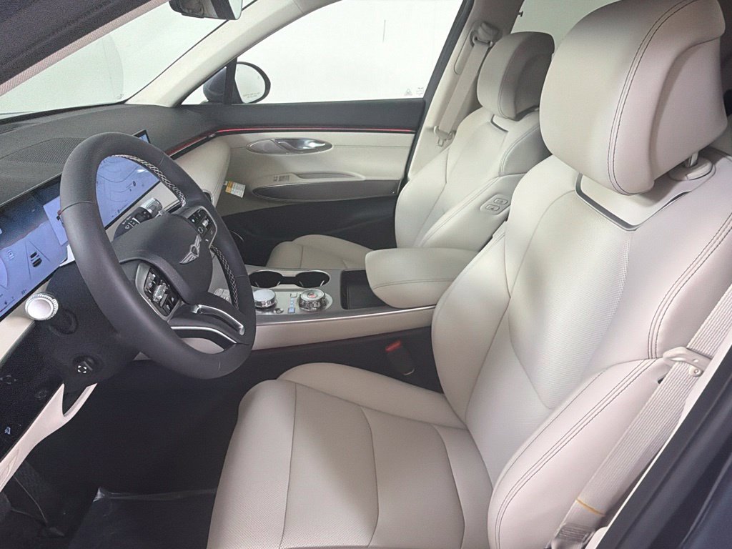 New 2027 Genesis GV70 2.5T Select AWD/4WD image 22