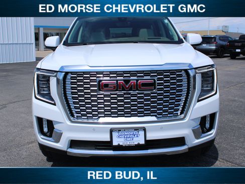 Used 2022 GMC Yukon Denali w/ Denali Premium Package AWD/4WD image 3