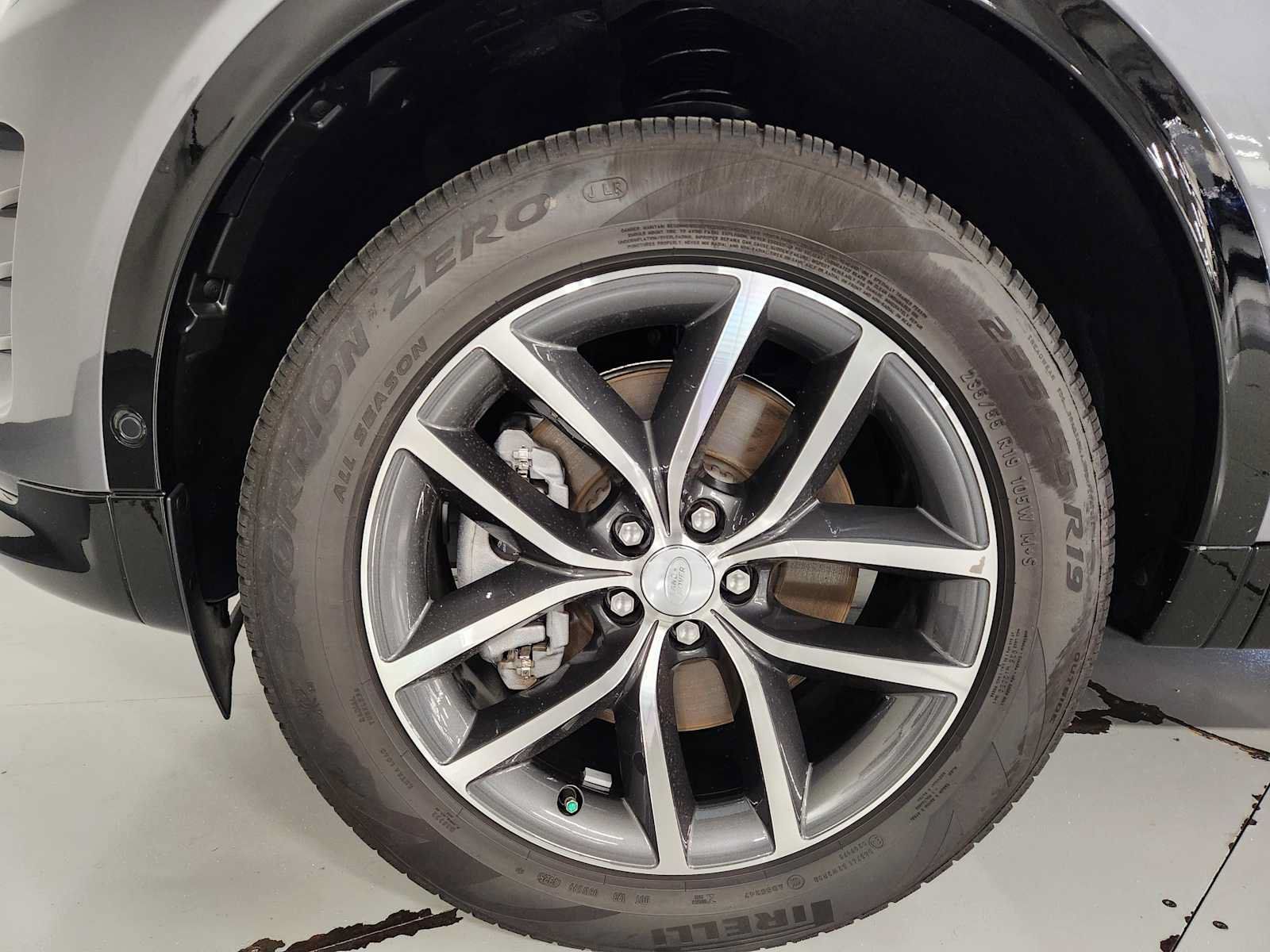 Used 2026 Land Rover Discovery Sport Landmark AWD/4WD image 8