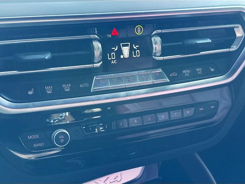 Used 2023 BMW X4 xDrive30i w/ M Sport Package image 16