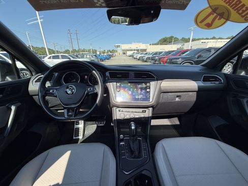 Used 2021 Volkswagen Tiguan SE R-Line FWD image 29