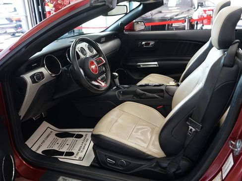 Used 2015 Ford Mustang Premium RWD image 31