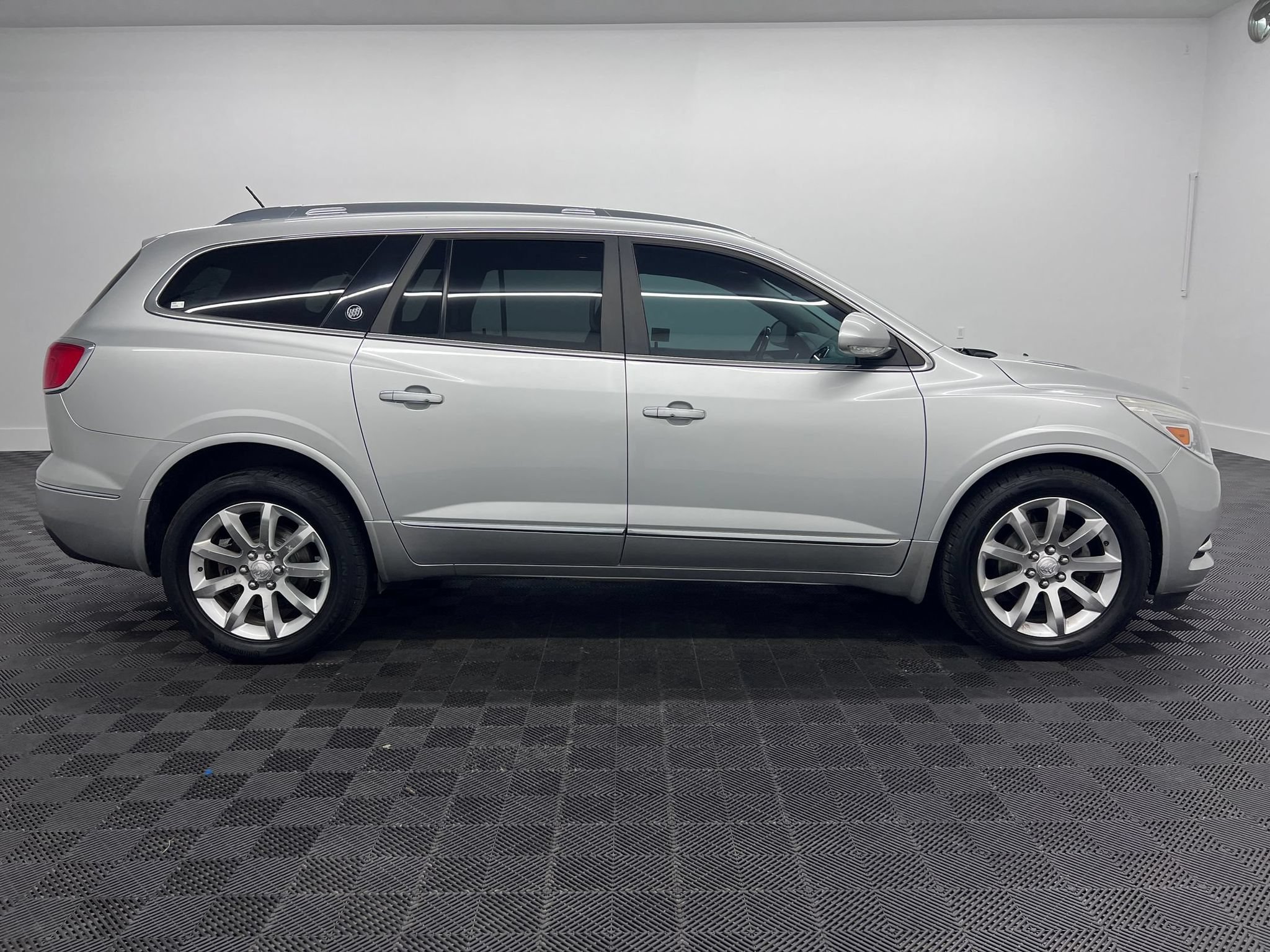 Used 2014 Buick Enclave Leather w/ Trailering Provision Package AWD/4WD image 8