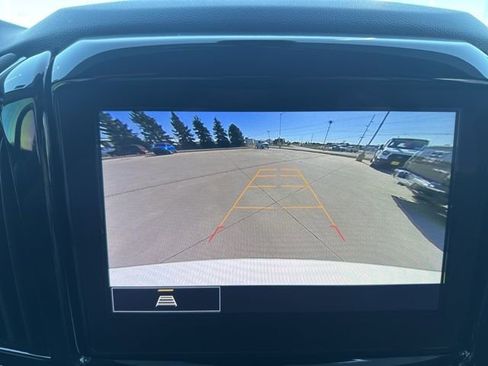 Used 2023 Chevrolet Traverse LT FWD image 16