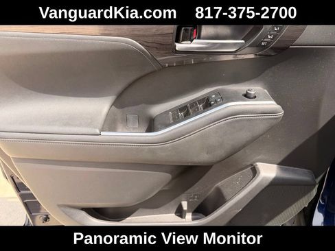 Used 2021 Toyota Highlander Limited FWD image 17