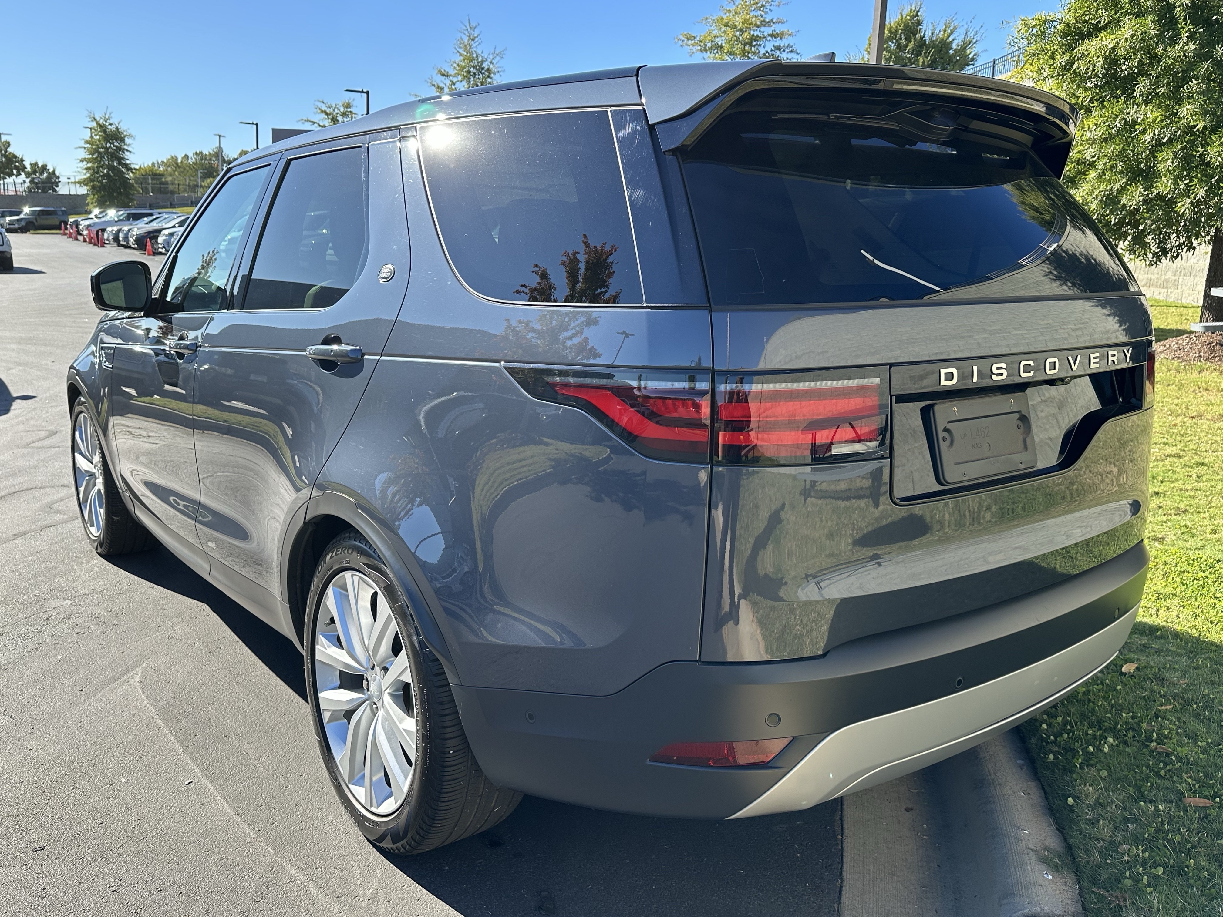 Certified 2024 Land Rover Discovery S AWD/4WD image 5
