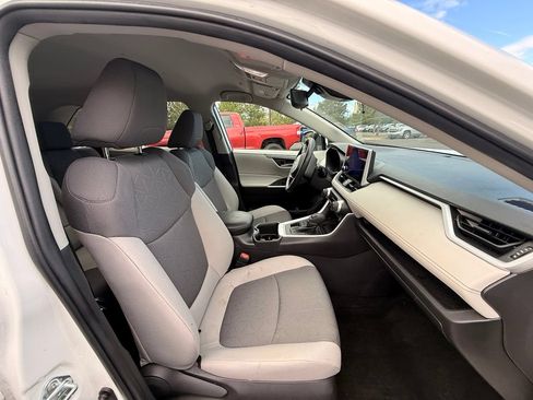 Used 2023 Toyota RAV4 XLE AWD/4WD image 14